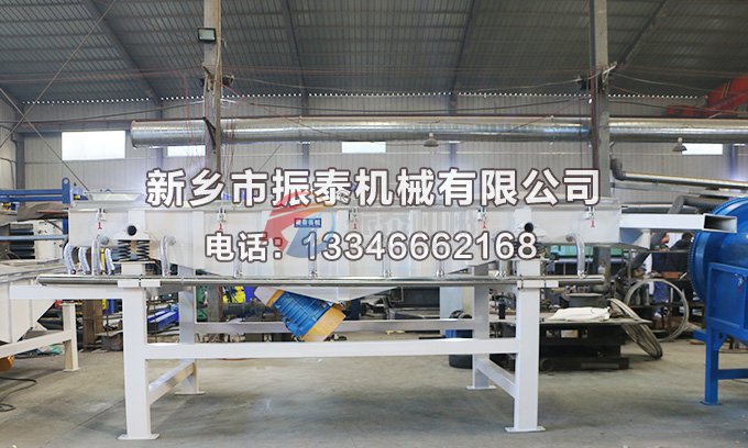 1540型風(fēng)冷式直線(xiàn)振動(dòng)篩